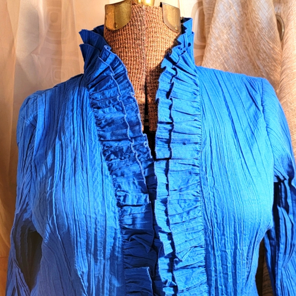 Ruffles and Crinkles by Harve Benard